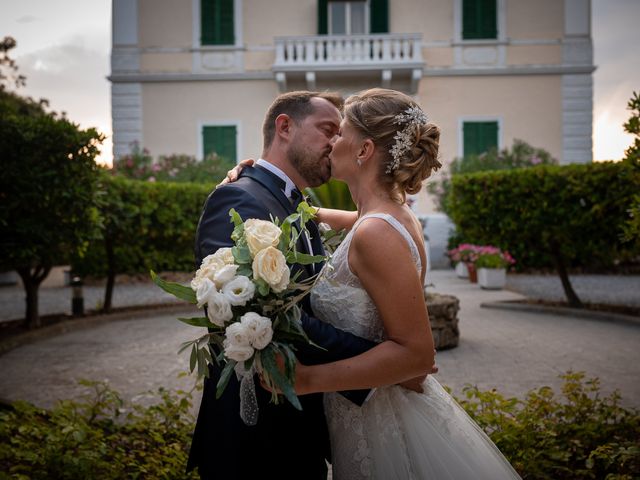 Il matrimonio di Simone e Giulia a Viareggio, Lucca 19
