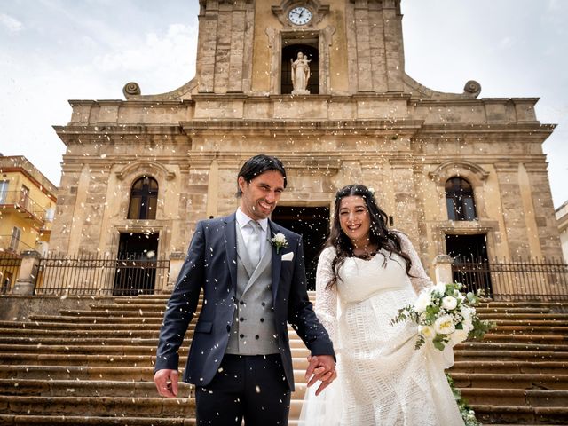 Il matrimonio di Giuseppe e Miriam a Mirabella Imbaccari, Catania 39