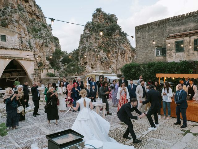 Il matrimonio di Serena e Matteo a Castellammare del Golfo, Trapani 83