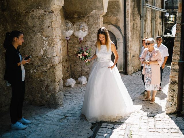 Il matrimonio di Marian e Valentina a Santo Stefano di Sessanio, L'Aquila 24