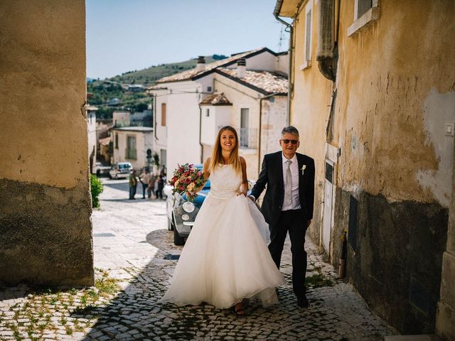 Il matrimonio di Marian e Valentina a Santo Stefano di Sessanio, L&apos;Aquila 29