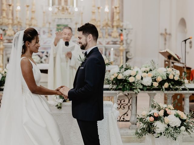 Il matrimonio di Massimiliano e Pinky a Ostuni, Brindisi 17