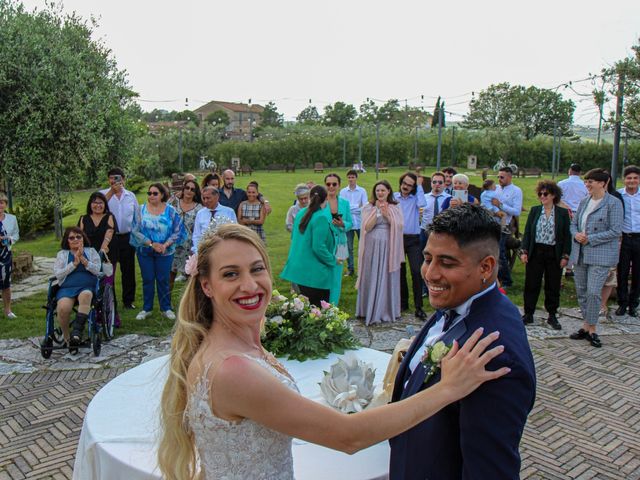 Il matrimonio di Gonzalo David  e Sara a Tavullia, Pesaro - Urbino 13