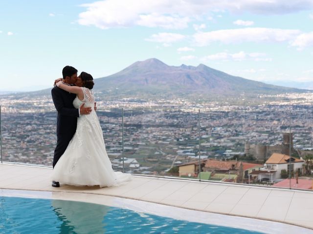 Il matrimonio di Alessandro  e Lisa a Lettere, Napoli 1