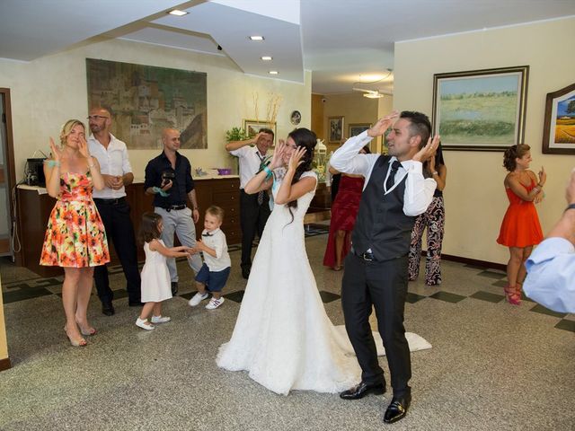 Il matrimonio di Lino e Elisa a Venegono Inferiore, Varese 40