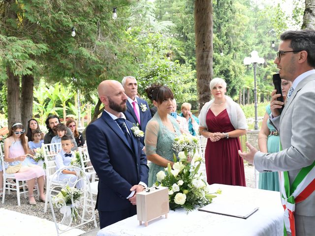 Il matrimonio di Luca e Valeria a Vergiate, Varese 4