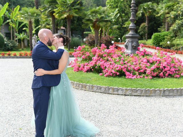 Il matrimonio di Luca e Valeria a Vergiate, Varese 12