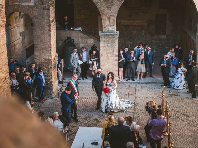 Il matrimonio di Alessio e Francesca a San Gimignano, Siena 29