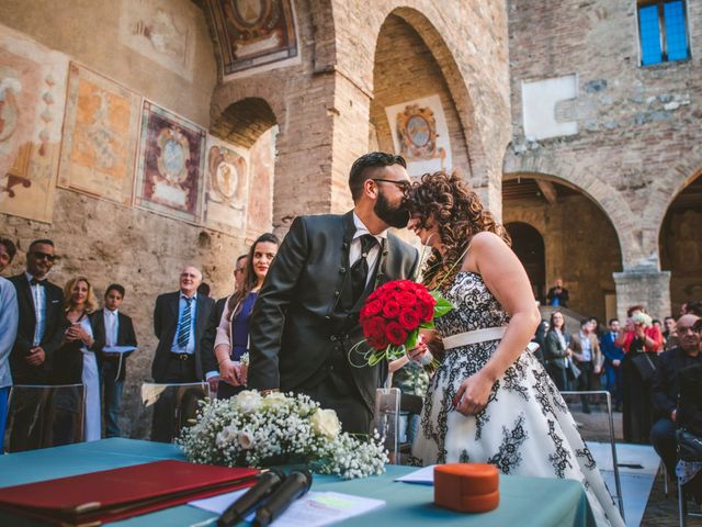 Il matrimonio di Alessio e Francesca a San Gimignano, Siena 30