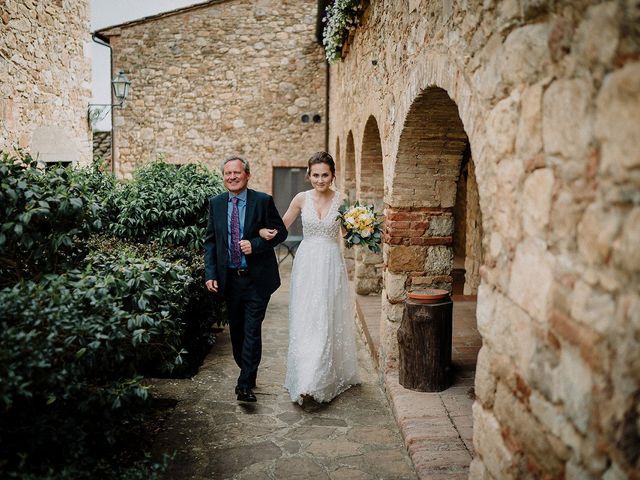 Il matrimonio di Conny e Laura a Castellina in Chianti, Siena 24