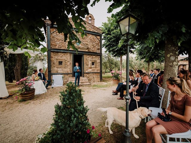 Il matrimonio di Conny e Laura a Castellina in Chianti, Siena 36