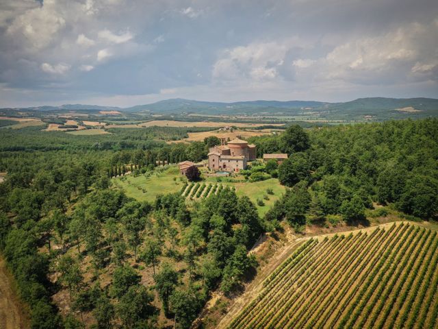 Il matrimonio di Fabrizio e Simona a Chiusdino, Siena 2