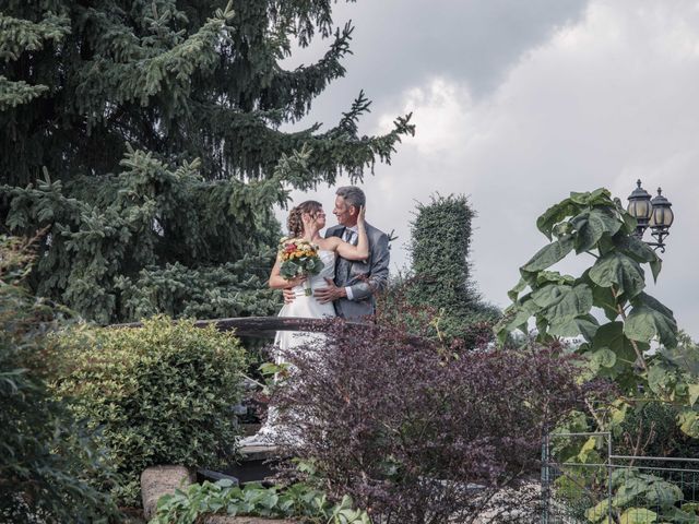 Il matrimonio di Carlo e Elena a Gozzano, Novara 17