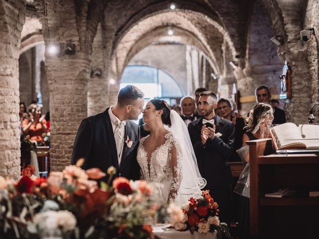 Il matrimonio di Melissa e Rocco a Montecosaro, Macerata 32