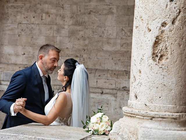 Il matrimonio di Maria Luisa e Roberto a Acquasanta Terme, Ascoli Piceno 30