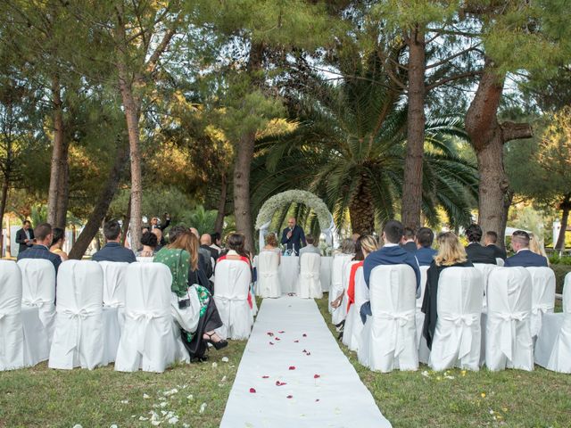 Il matrimonio di Raffaele e Daniela a Vieste, Foggia 32