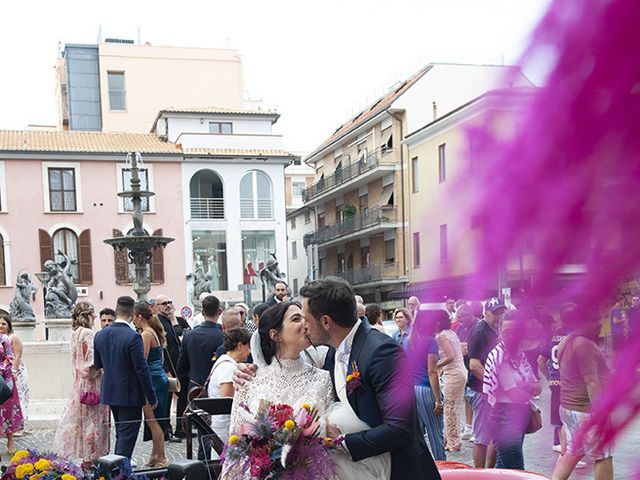 Il matrimonio di Simone e Jessica a Roseto degli Abruzzi, Teramo 23