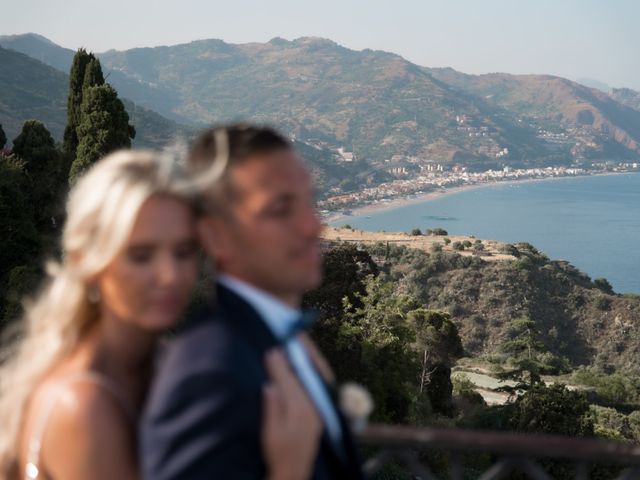 Il matrimonio di Jo Terry e Oralgh Curley a Taormina, Messina 29