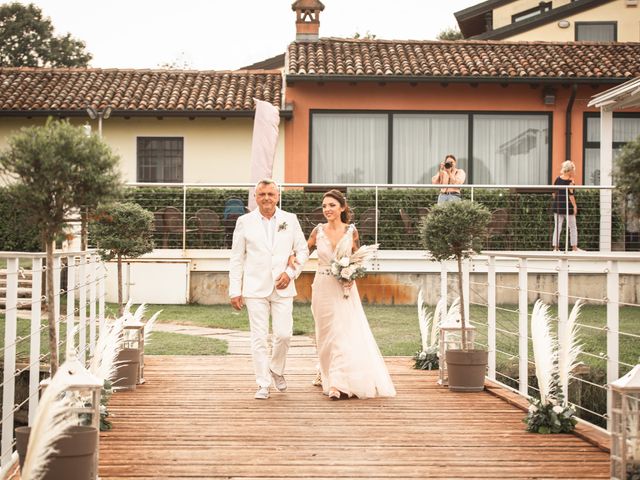 Il matrimonio di Andrea e Beatrice a Salvirola, Cremona 31