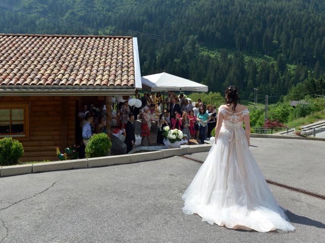 Il matrimonio di Carlo e Michela a Mezzana, Trento 10