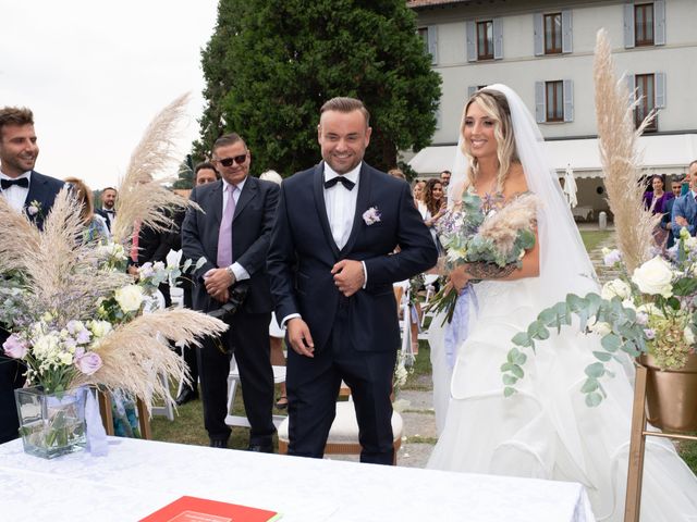 Il matrimonio di Noemi e Paolo a Carnago, Varese 28