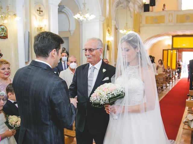 Il matrimonio di Giovanna e Dino a Pozzuoli, Napoli 44