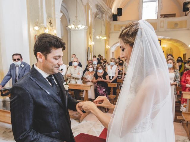 Il matrimonio di Giovanna e Dino a Pozzuoli, Napoli 57