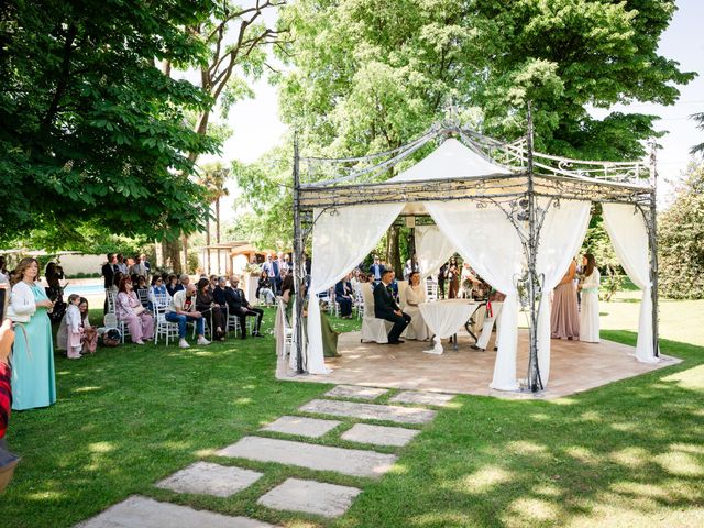 Il matrimonio di Luca e Camelia a Osio Sotto, Bergamo 45