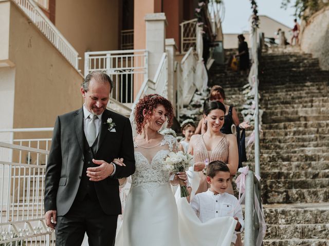 Il matrimonio di Mariangela e Luigi a Cisternino, Brindisi 10