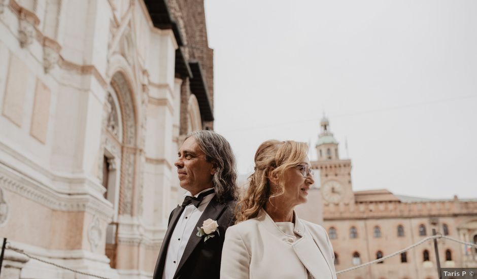 Il matrimonio di Eros e Maura a Bologna, Bologna
