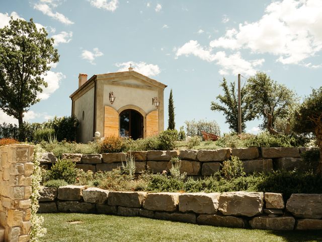 Il matrimonio di Mirabela e Lorenzo a Castel San Pietro Terme, Bologna 18