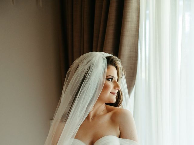 Il matrimonio di Mirabela e Lorenzo a Castel San Pietro Terme, Bologna 25