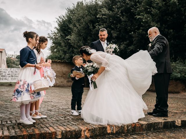 Il matrimonio di Ambra e Lorenzo a San Lorenzo in Campo, Pesaro - Urbino 44