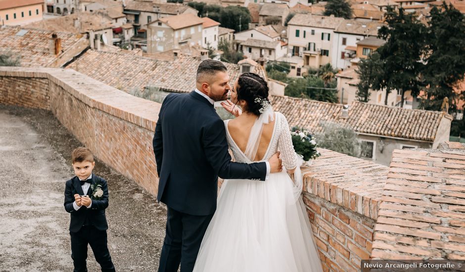 Il matrimonio di Ambra e Lorenzo a San Lorenzo in Campo, Pesaro - Urbino