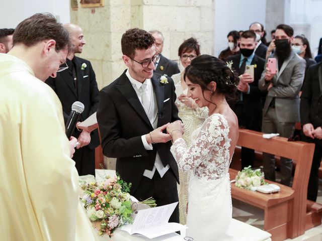 Il matrimonio di Pietro e Morela a Corato, Bari 16