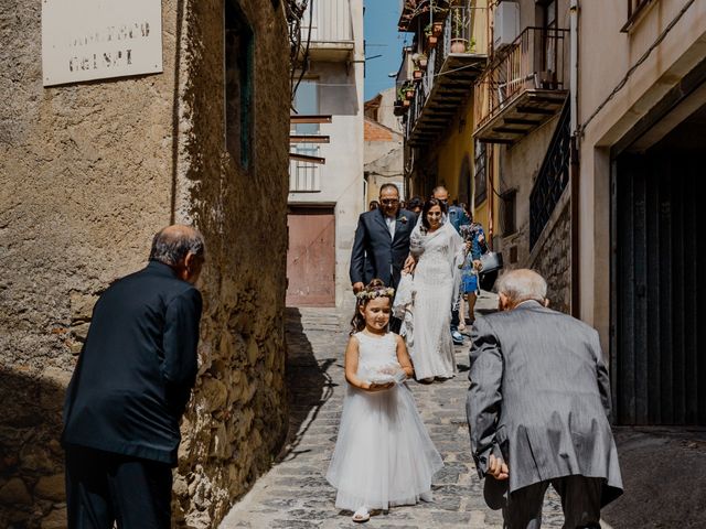 Il matrimonio di Ruggero e Sara a San Piero Patti, Messina 14