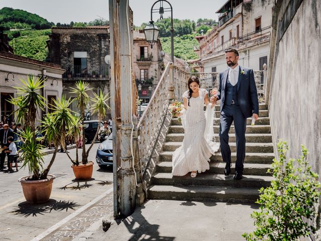 Il matrimonio di Ruggero e Sara a San Piero Patti, Messina 24