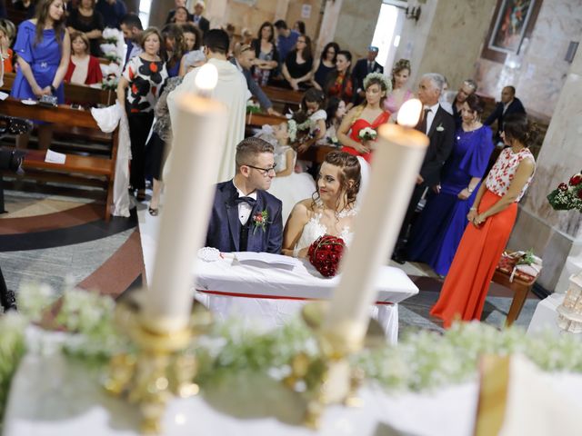 Il matrimonio di Francesco e Miriana a Cirò Marina, Crotone 13