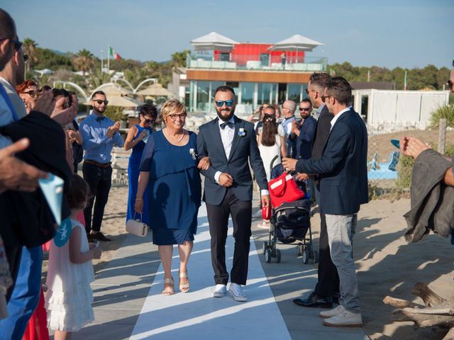 Il matrimonio di Denny e Alice a Viareggio, Lucca 35