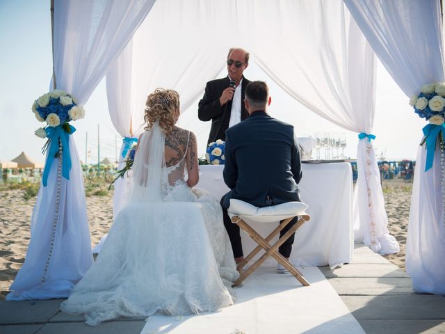 Il matrimonio di Denny e Alice a Viareggio, Lucca 47