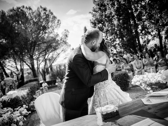 Il matrimonio di Marco e Imelda a San Gimignano, Siena 16