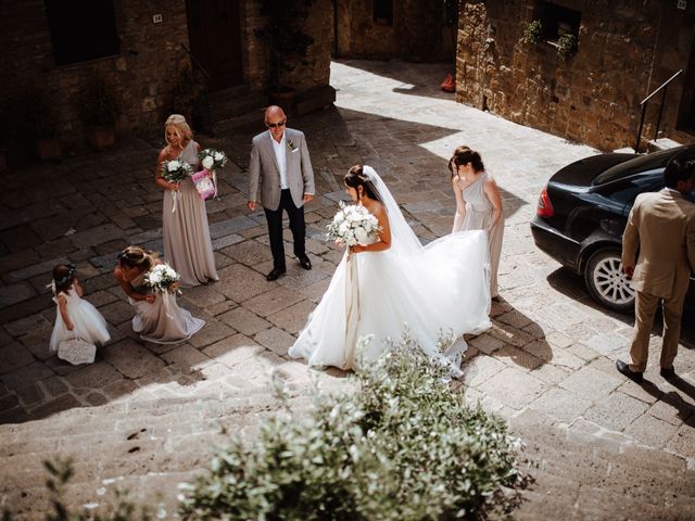 Il matrimonio di Tommaso e Dannika a Castiglione d&apos;Orcia, Siena 13