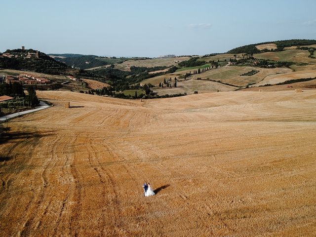 Il matrimonio di Tommaso e Dannika a Castiglione d&apos;Orcia, Siena 32