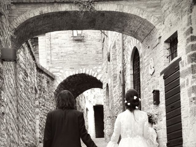 Il matrimonio di Mauro e Valeria a Gubbio, Perugia 55