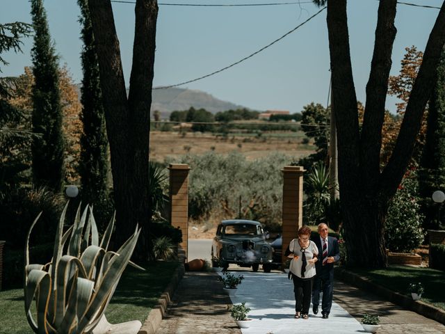 Il matrimonio di Monia e Mario a Barrafranca, Enna 33