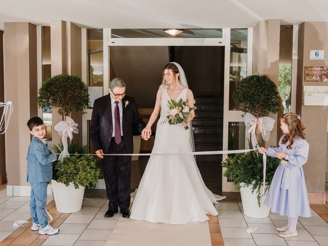 Il matrimonio di Ilaria e Cristiano a Tortoreto, Teramo 15