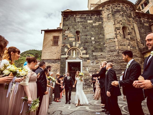 Il matrimonio di Jason e Emily a Vernazza, La Spezia 31