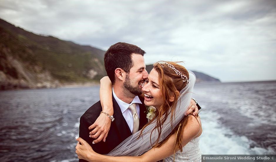 Il matrimonio di Jason e Emily a Vernazza, La Spezia