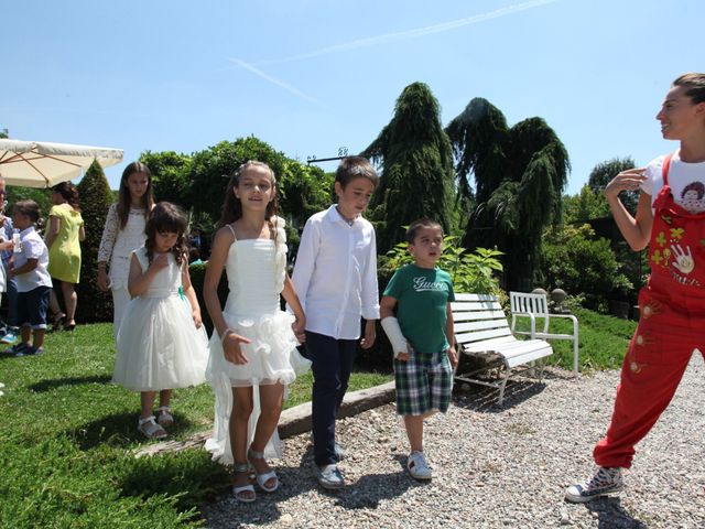 Il matrimonio di Giulio e Consuelo a Ternate, Varese 30