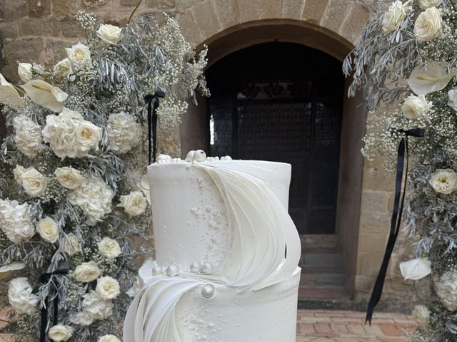 Il matrimonio di BlancheElioraMilèneYobo  e Christian Pierpaoli  a Camerino, Macerata 8